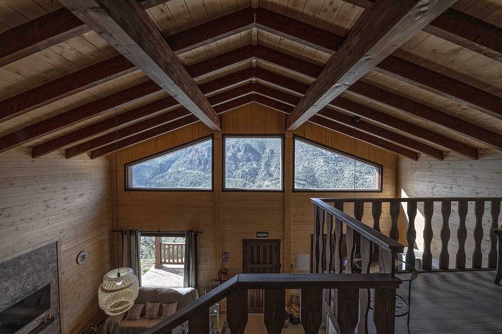 Casas de Madera en las Montañas con Piscina y Barbacoa, en la Sierra del Segura in Yeste, Albacete Province