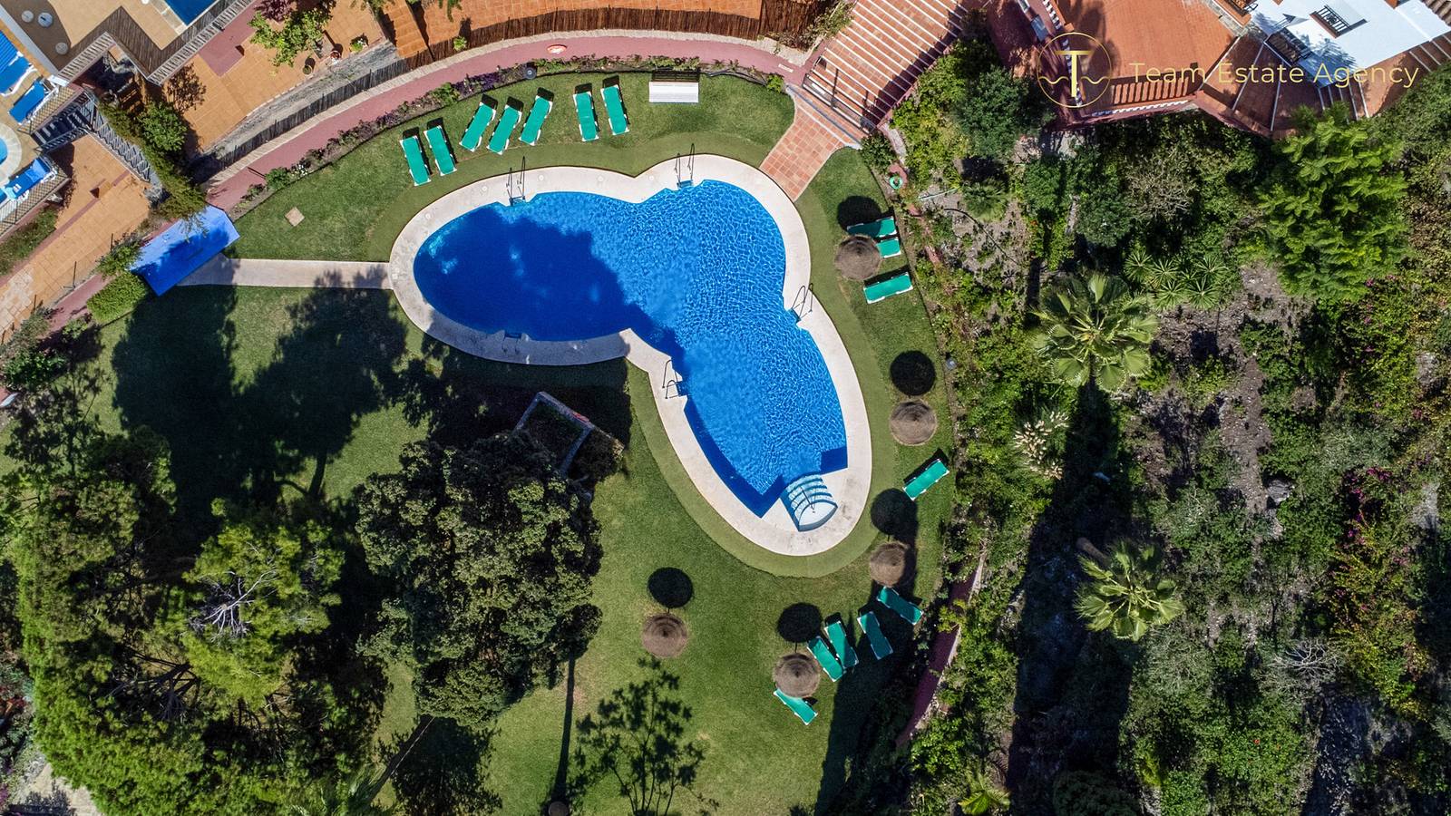 Apartamento entero, Apartamento de vacaciones para 4 personas con terraza in Urbanización Ladera del Mar, Nerja