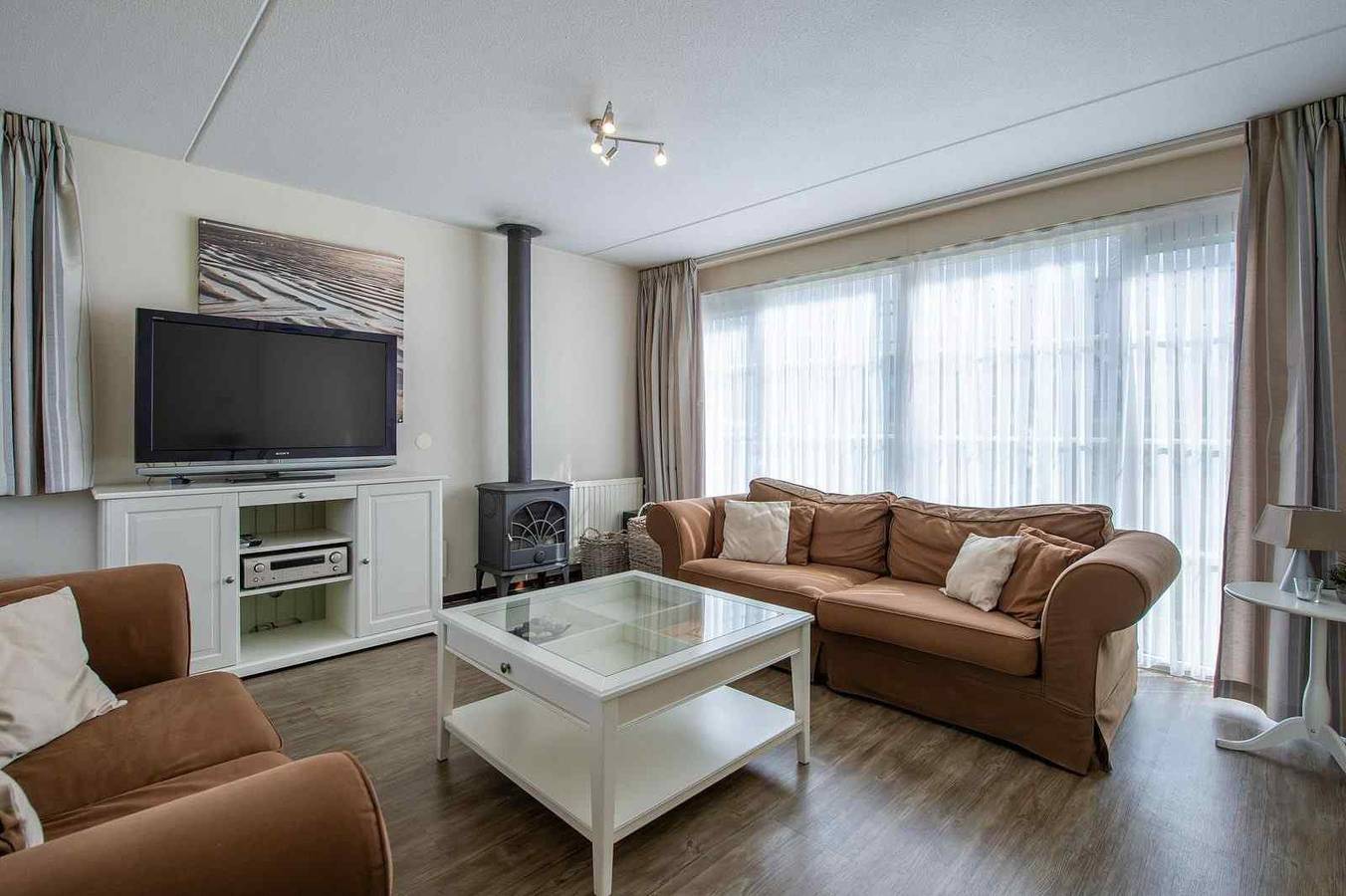Geräumige Villa für 6 Personen mit Garten und Holzofen in Hoofdplaat in Hoofdplaat, Zeeuwse Kust