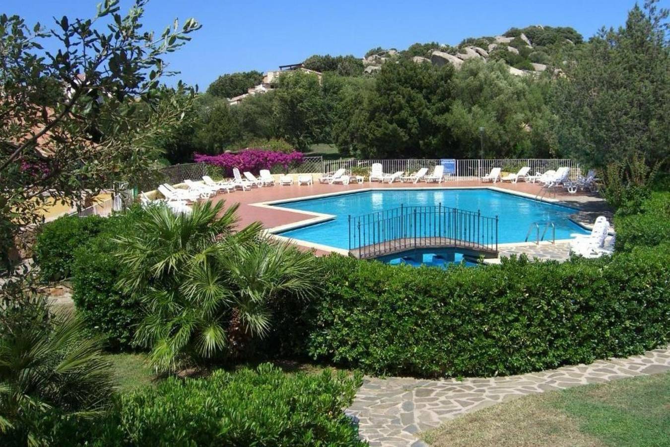 Entire apartment, Luxury Beachside Apartment with Pool & Parking in Porto Rotondo, Costa Smeralda