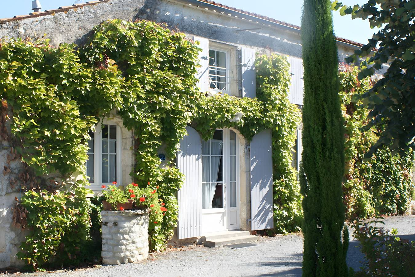 Ferienhaus „Le Nid – Gîtes Les Grandes Chaumes“ mit Terrasse, privatem Garten & Wlan in Surgères, Rochefort und Umgebung