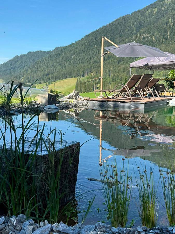 Hotel für 4 Personen, mit Balkon und Terrasse sowie Garten und Pool in Sankt Martin am Tennengebirge