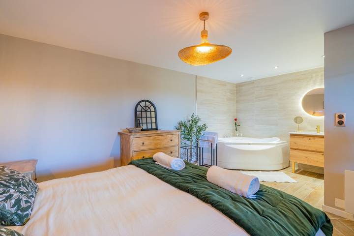 Apartamento entero, La Parenthèse en Provence - Appt Balnéothérapie in Roquefort-la-Bédoule, Marsella region
