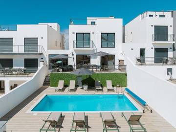 Chalet para 8 personas, con jardín además de piscina y vistas, Se admiten mascotas en Lisboa y alrededores