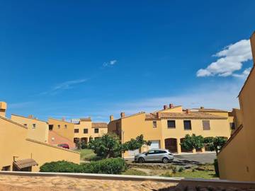 Gîte pour 4 personnes, avec terrasse dans Plage de La Roquille