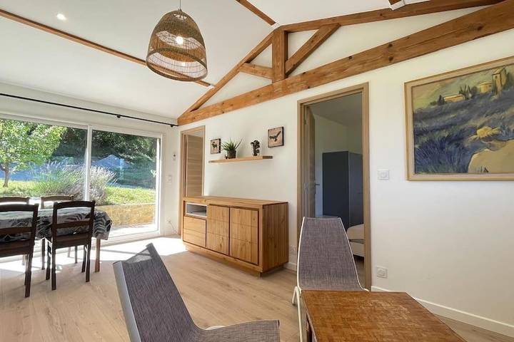 Location de vacances pour 4 personnes, avec piscine ainsi que vue et terrasse, animaux acceptés à Crest - 2