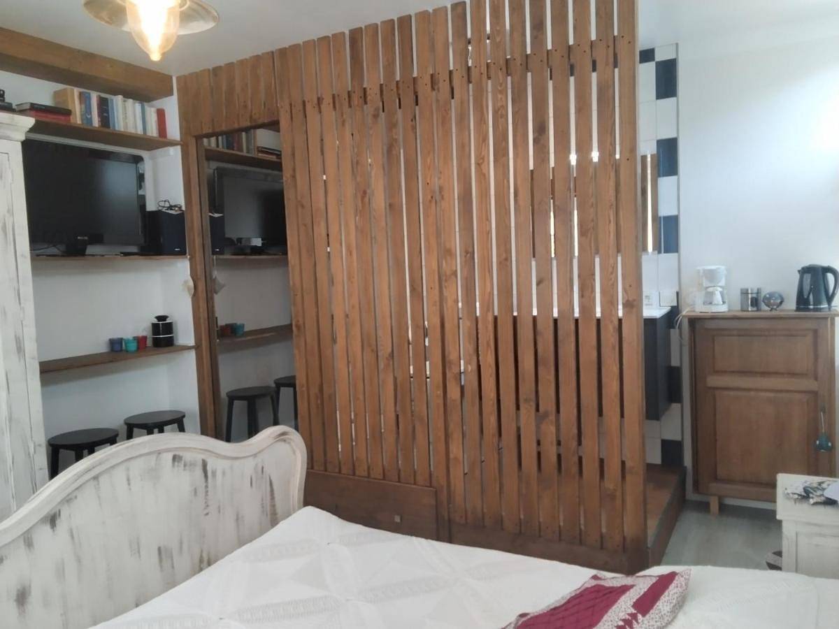 Chez Nine, chambre indépendante avec terrasse in Sénas, Région d'Arles