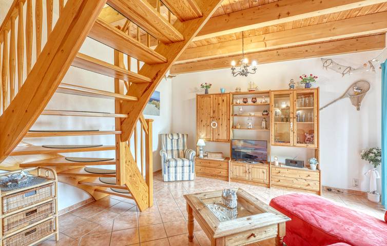Ganze Ferienwohnung, Stolpe Oase: Charmantes 2BR Apt, 2km zur Küste, 300m zum Stadtzentrum in Stolpe auf Usedom, Usedom