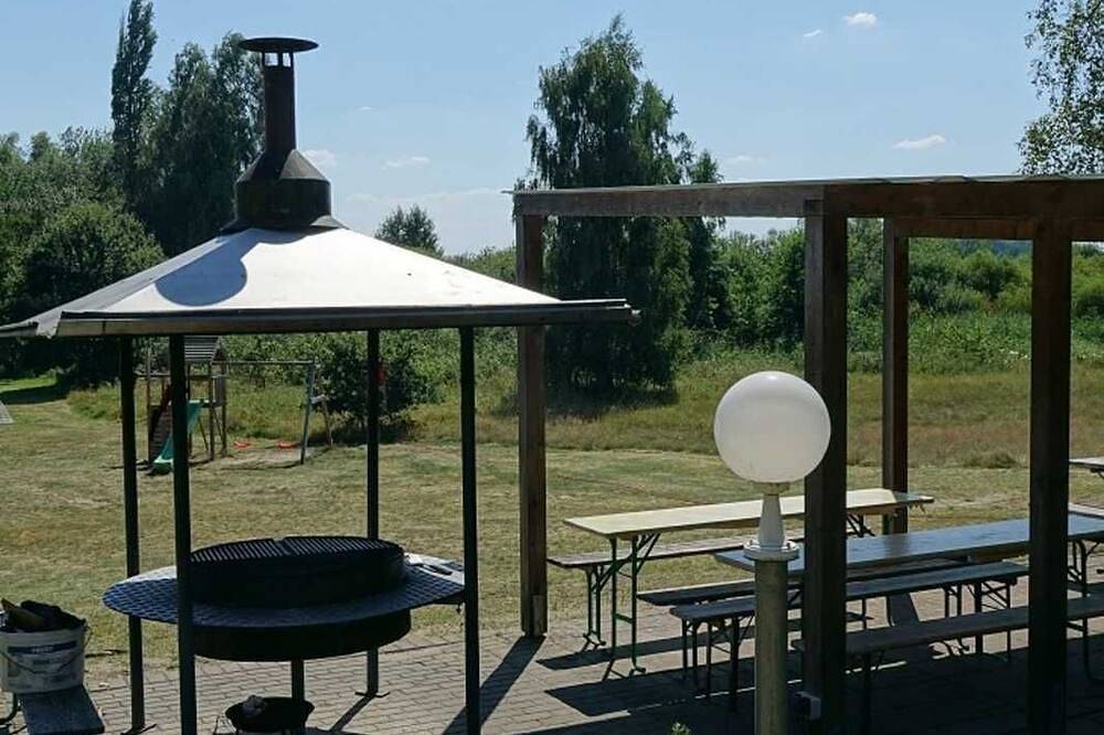 Bungalow C 1 - Feriendorf Silz im Kiefernwald mit eigenem Strandzugang in Silz, Fleesensee