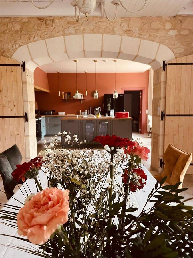 Location de vacances pour 2 personnes, avec jardin et terrasse ainsi que vue et piscine à Bayac - 3