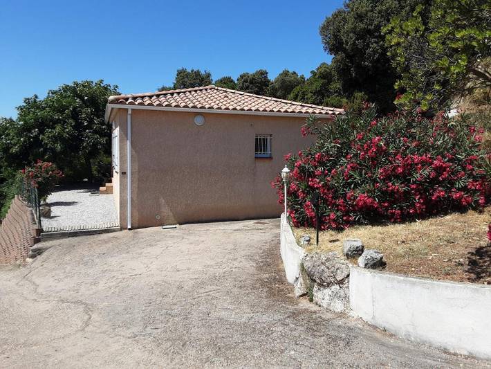 Location de vacances pour 4 personnes, avec vue et jardin à Casalabriva - 2