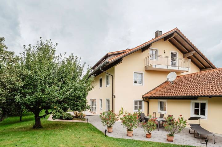 Ferienhaus für 2 Personen, mit Balkon und Garten in Bad Birnbach