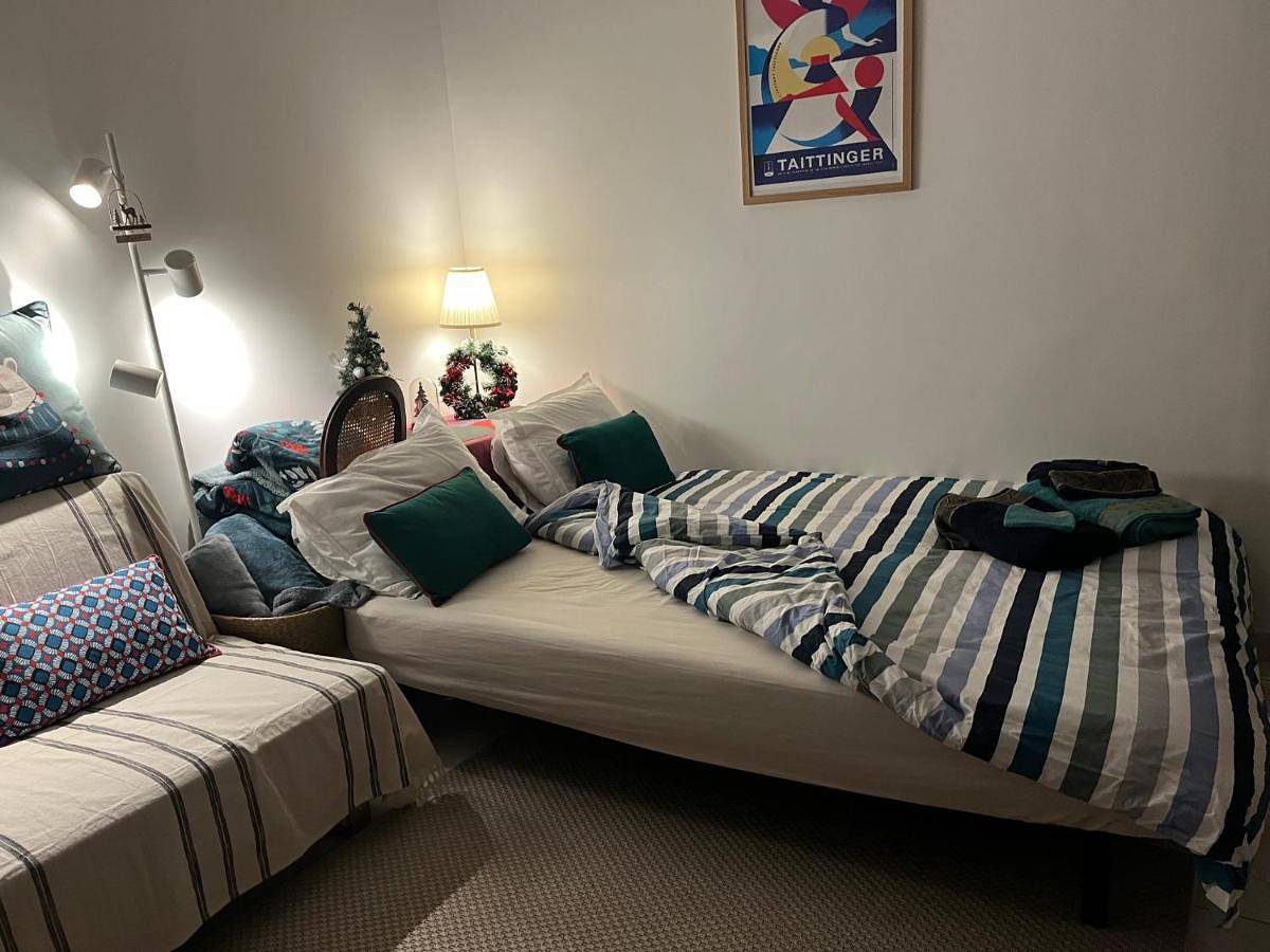 Appartement entier, One-Bedroom Apartment in Fontenay-sous-Bois, Val-de-Marne