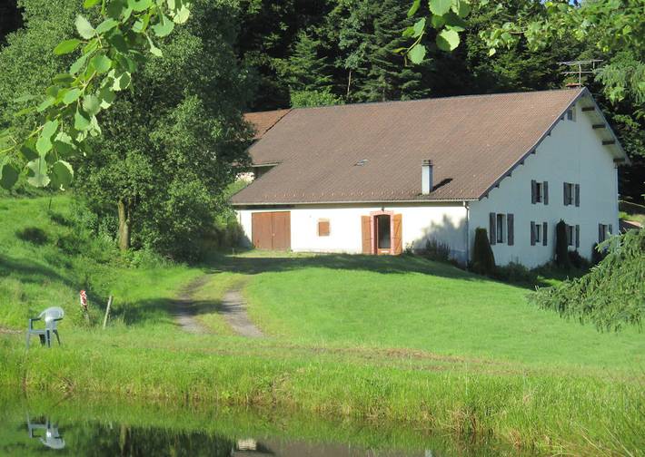 Gîte pour 5 personnes, avec jardin ainsi que terrasse et vue sur le lac