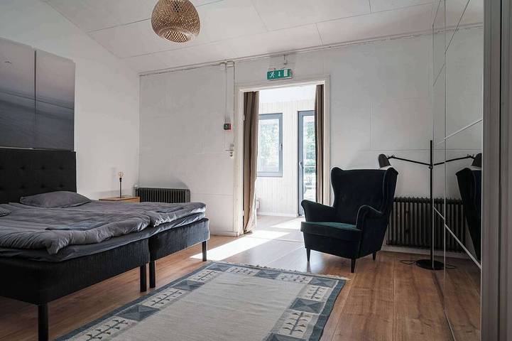 Ladhus One - Extravagantes Berghaus am See in Skallsjö distrikt, Lerum