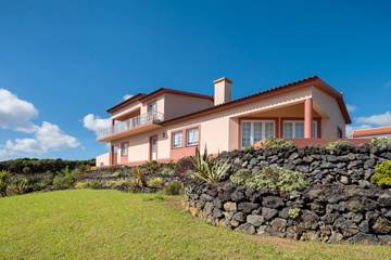 Apartamento De Férias para 5 Pessoas em Terceira, Foto 1