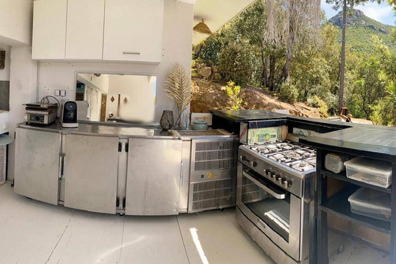 Appartement entier, One-Bedroom Apartment in Alata, Région d'Ajaccio