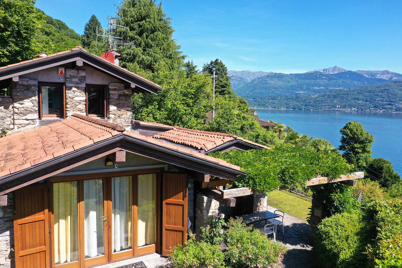 Villa Gia with a beautiful view in Stresa, Comune di Stresa