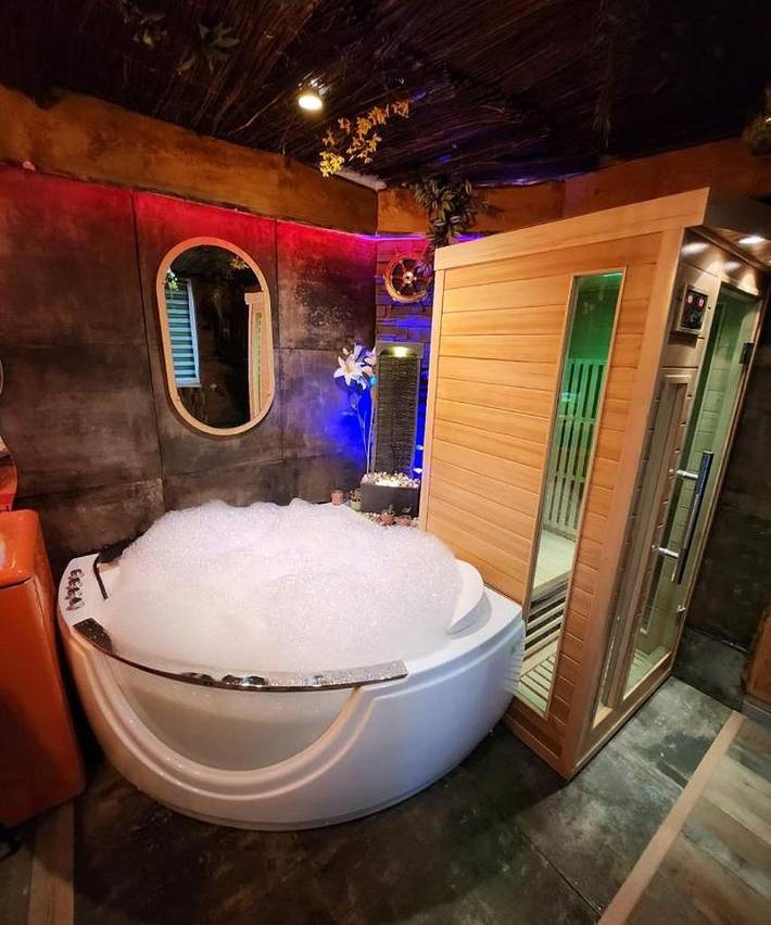 Gîte pour 2 personnes, avec jacuzzi et sauna à Condé-Sainte-Libiaire