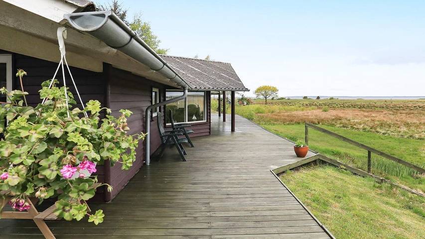Ferieudlejning for 6 personer, med terrasse og udsigt i Virksund