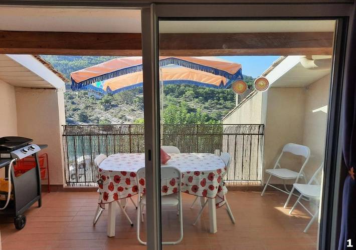 Gîte pour 7 personnes, avec vue sur le lac et balcon à Esparron-de-Verdon - 3