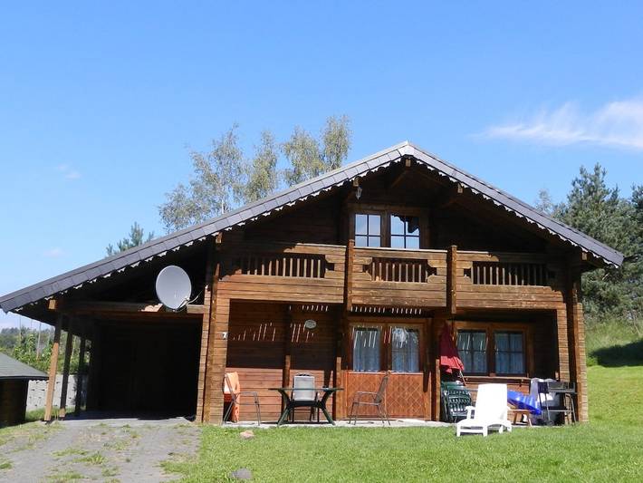 Ferienhaus für 10 Personen, mit Balkon und Terrasse sowie Garten in Ulmen