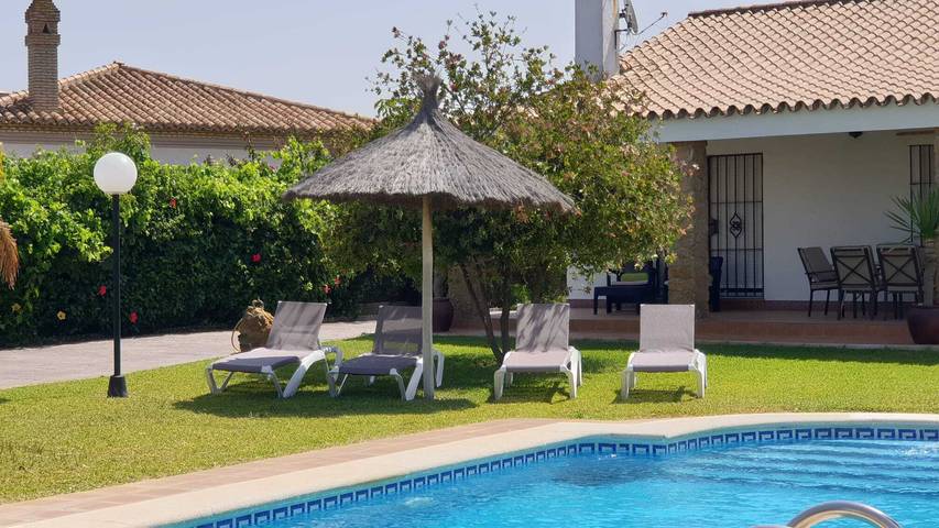 Location de vacances pour 6 personnes, avec piscine et jardin à Conil de la Frontera - 2
