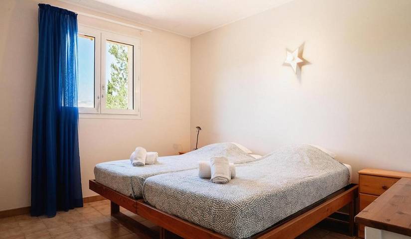 Location de vacances pour 8 personnes, avec Balcon et Terrasse ainsi que Jardin et Piscine à Azillanet - 4