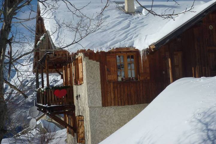 Chalet pour 14 personnes, avec balcon ainsi que jardin et sauna à Villard-Reculas