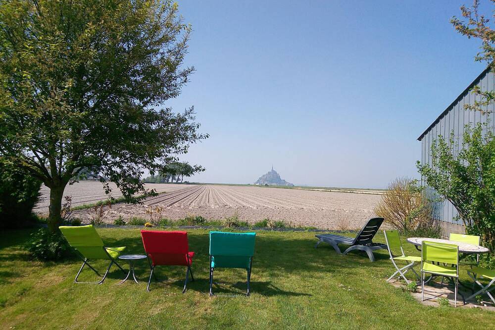 Independent Studio for 1 or 3 people maximum in Ardevon, Pontorson