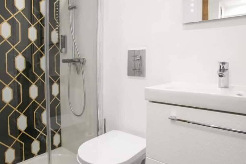 Entire apartment, Le Cocon: At the Foot of Saint-Front Cathedral in Périgueux, Périgord Blanc