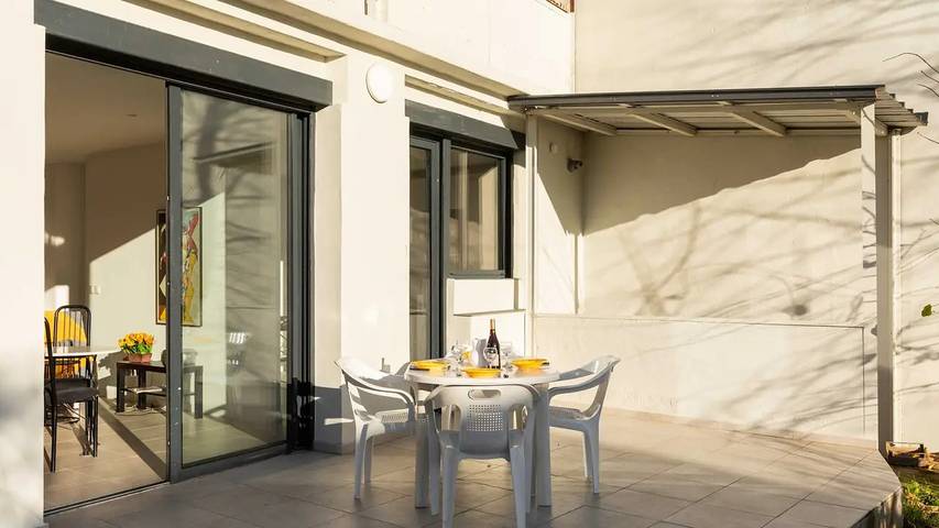 Gîte pour 3 personnes, avec jardin à Vénissieux