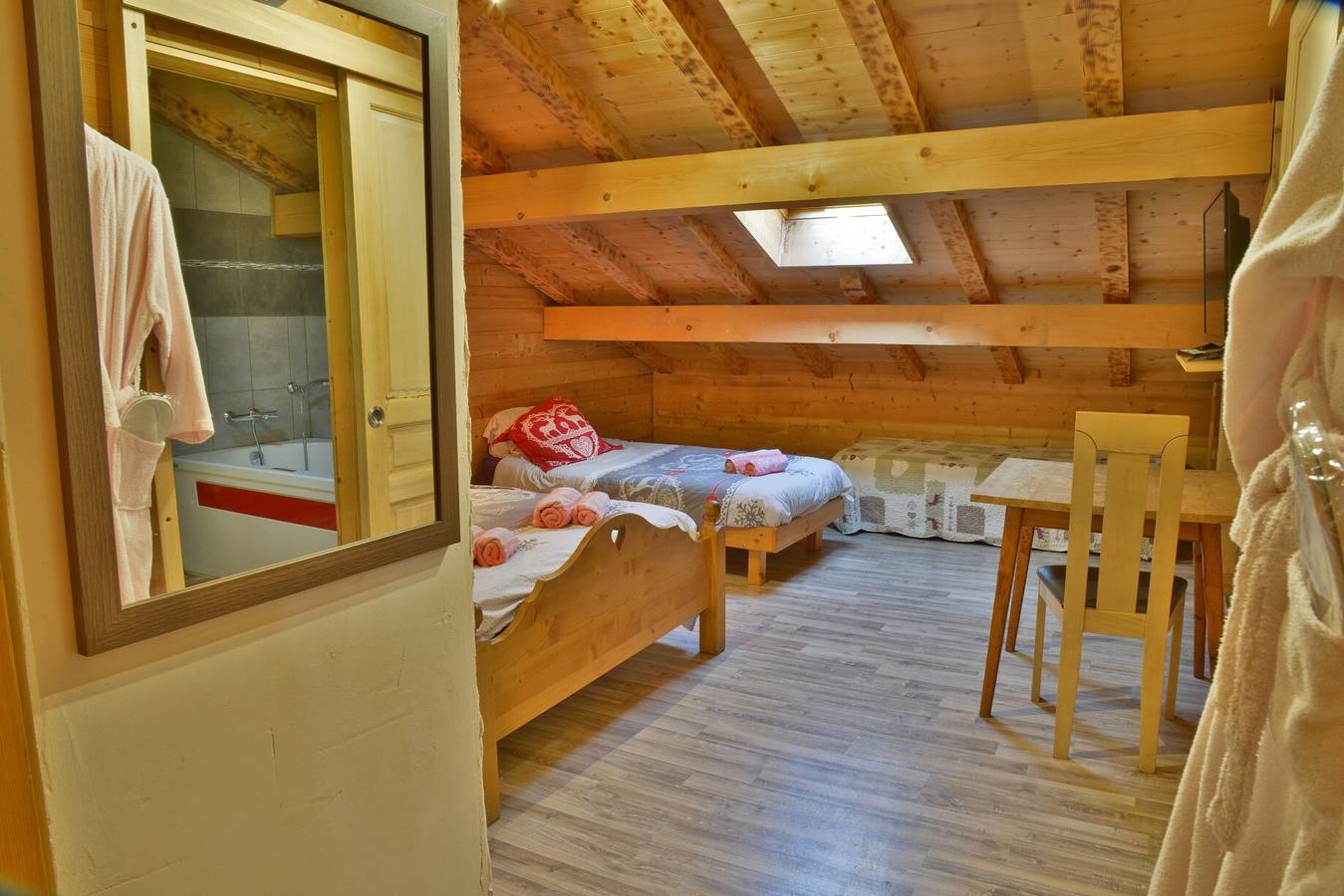 Chambre d’hôtes « Chambre Avoriaz » avec vue montagne, Wi-Fi et climatisation in Morzine, Les Portes du Soleil