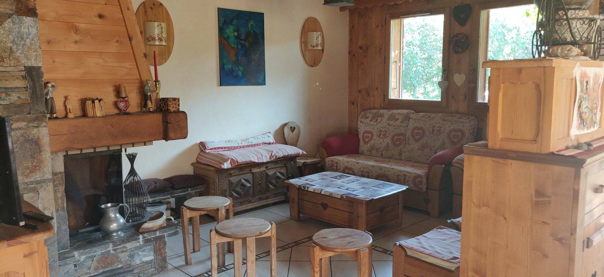 Chalet '9 Adultes 4 Enfants' con vistas a la montaña, terraza privada y Wi-Fi in Samoëns, Region Bonneville