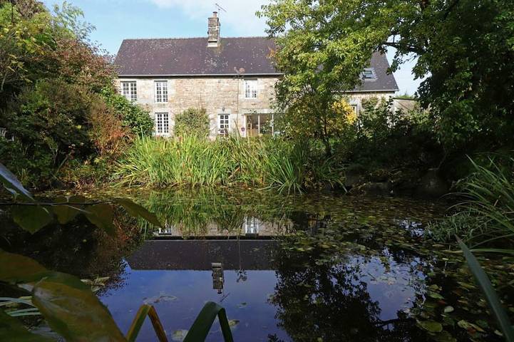 Gîte pour 10 personnes, avec jardin, animaux acceptés à Saint-Cornier-des-Landes