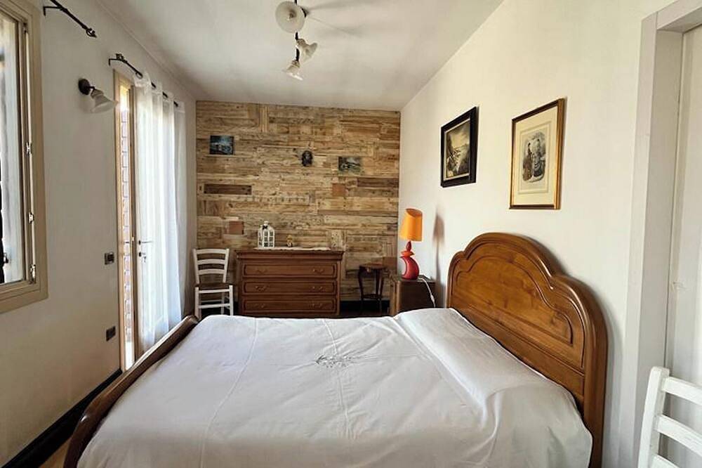 Entire apartment, Homerez - Apartment in Bassano del Grappa in Bassano del Grappa, Vicenza Province