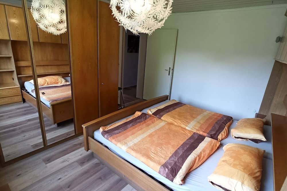 Ganze Wohnung, Ferienwohnung 90qm mit großen überdachten Balkon in Steinwiesen, Frankenwald