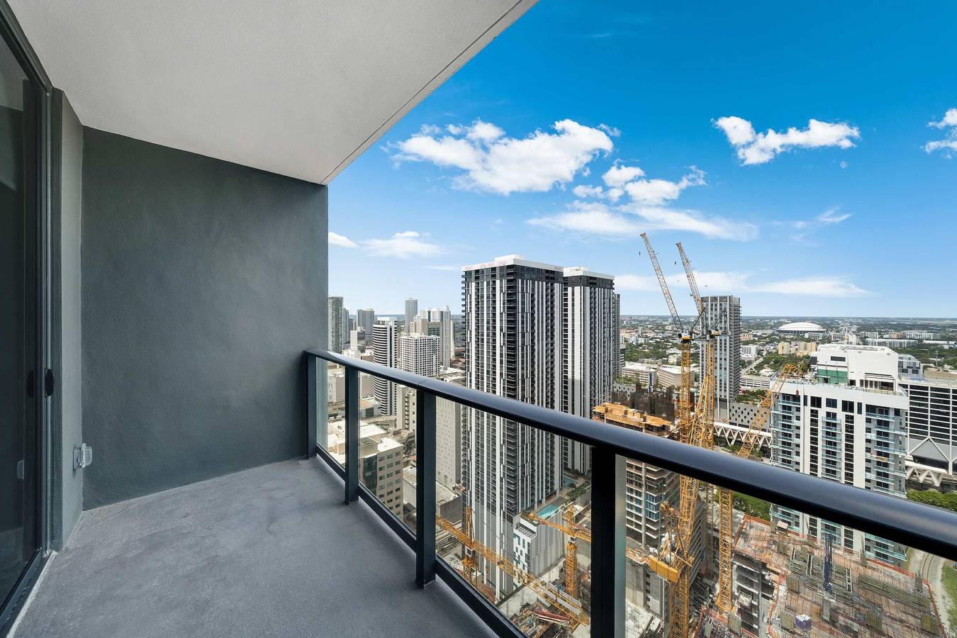 Ganze Wohnung, Ferienwohnung für 4 Personen mit Pool in Miami, Florida