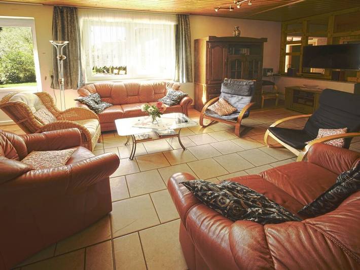 Ferienhaus für 10 Personen, mit Terrasse und Sauna sowie Whirlpool und Pool an der Müritz - 4