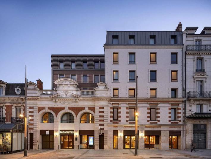 Hôtel pour 2 personnes, avec piscine ainsi que terrasse et sauna, animaux acceptés