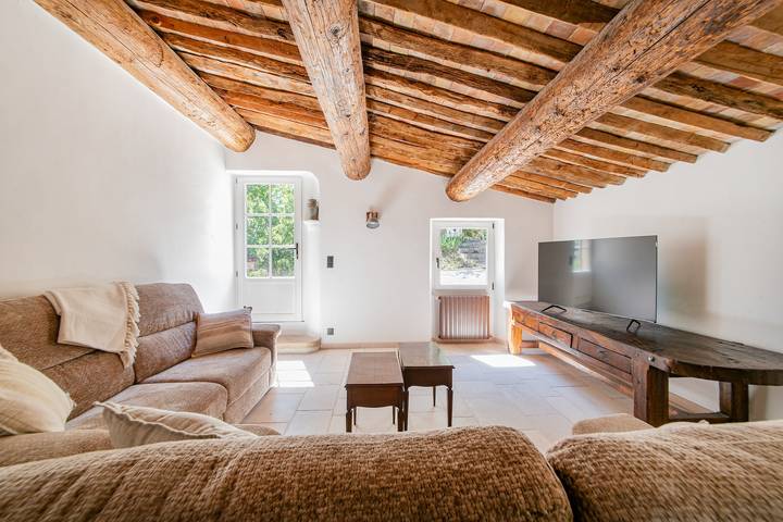Domaine du Bois d'Asson - Avec Piscine Privée in Villeneuve (Francia), Parque natural regional del Luberon