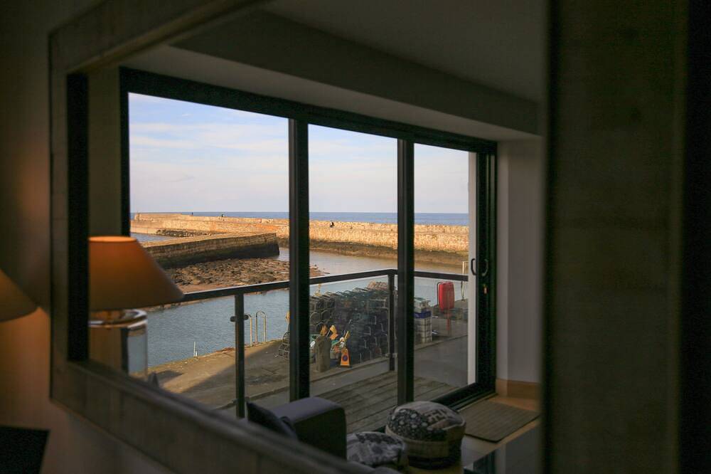 Atemberaubendes Stadthaus mit 3 Schlafzimmern und Blick auf den Hafen von St. Andrews in St Andrews, Region Fife