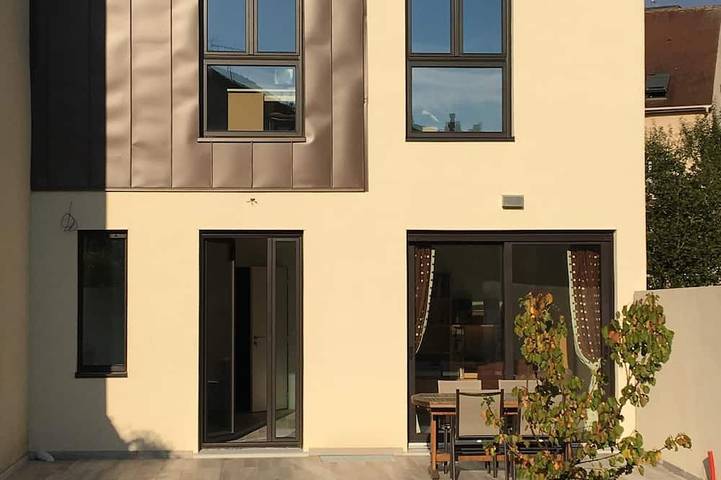 Gîte pour 6 personnes, avec jardin ainsi que piscine et terrasse à Versailles