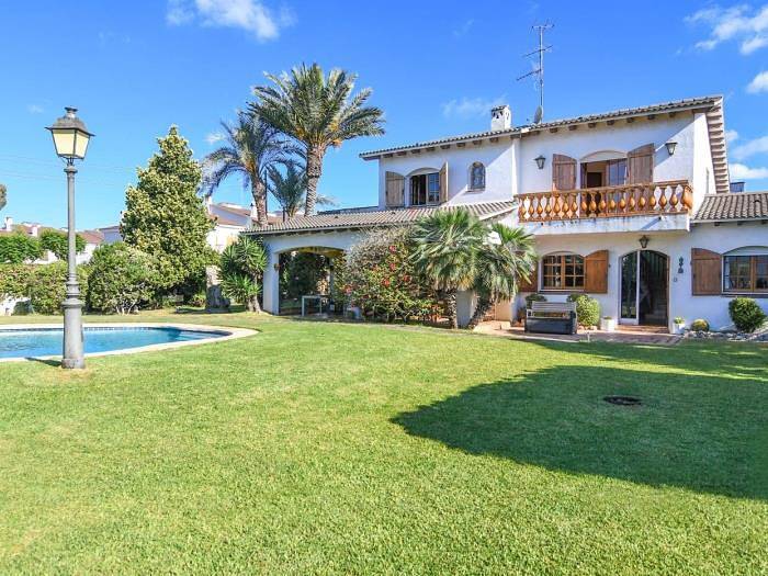Villa Maite in Platja de Cal Guinovart (el Vendrell), Roda de Berà