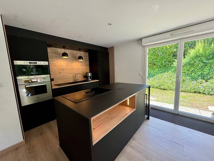 Entire apartment, Apartment 'L'Écume' with Private Terrace, Private Garden and Wi-Fi in Le Pouldu, Clohars-Carnoët