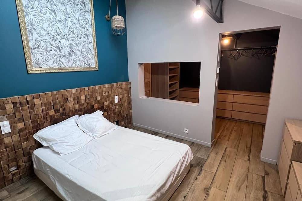 Grand Loft Moderne Avec Piscine aux Portes des Cévennes ! in Cendras, Cévennes