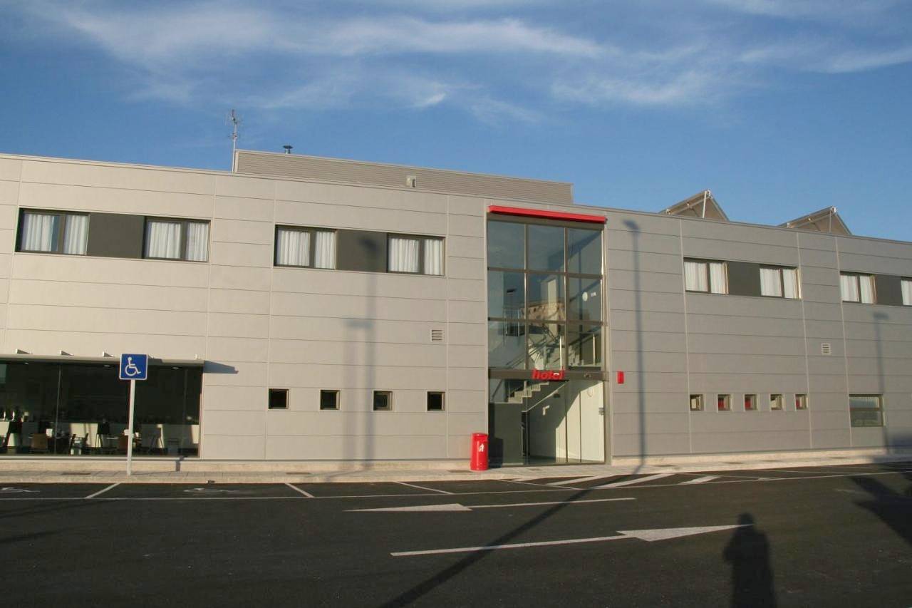 Hotel Abades Via Norte in Miranda de Ebro, Cordillera Cantábrica