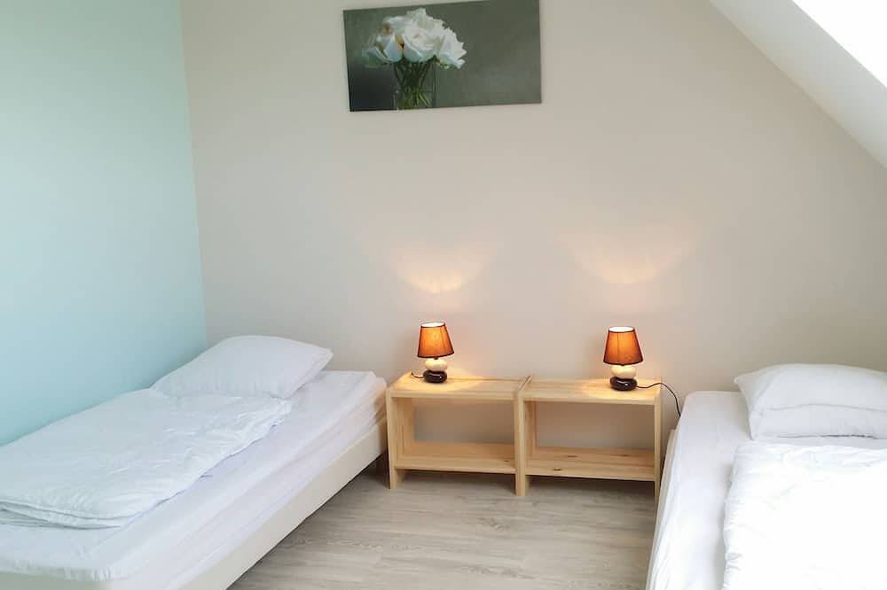 Manche Normandie Quinéville 100 m van de zee, Saint Vaast la Hougue gesloten terrein. in Quinéville, Cherbourg en omgeving