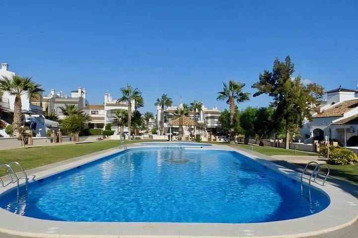 Ferienwohnung für 4 Personen, mit Garten und Balkon sowie Pool