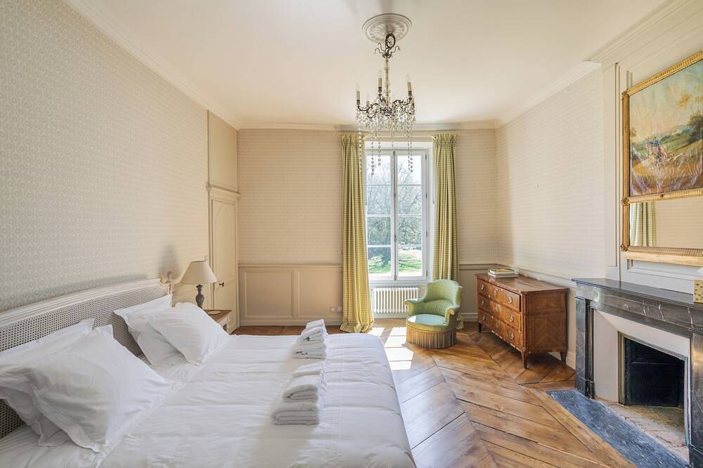 Beautiful Breton Chateau, sleeps 10. Close to the sea! in Quimperlé, Quimper region